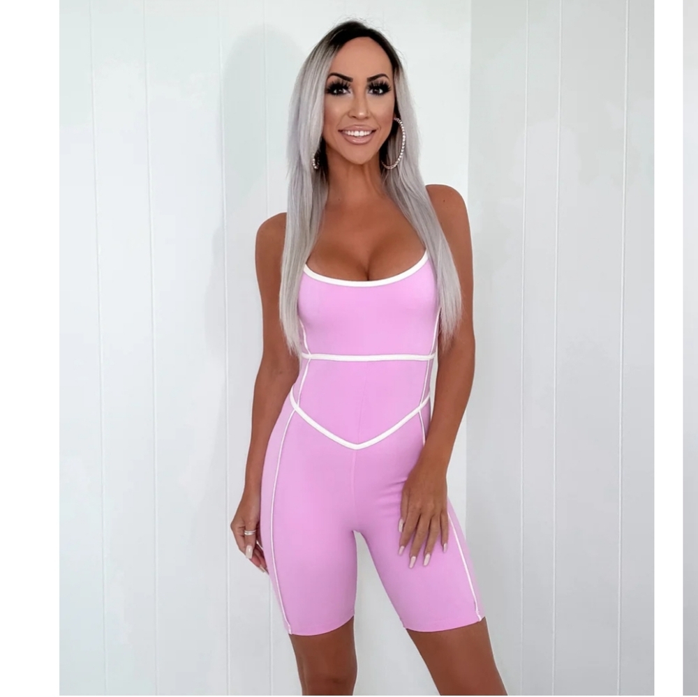 Contrast Piping open back Active Romper